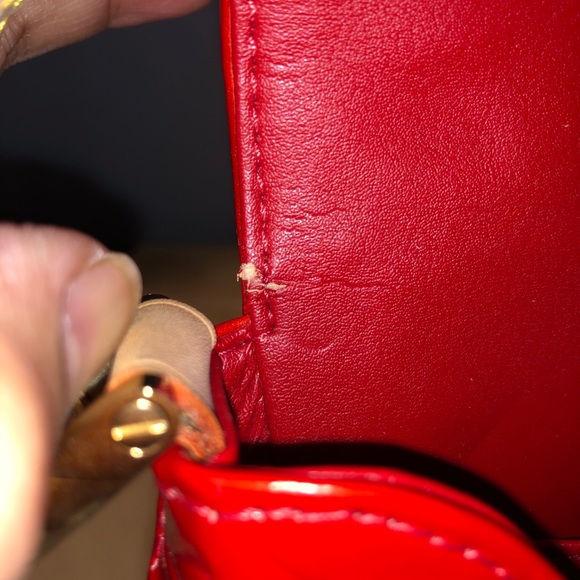 Louis Vuitton Red Monogram Vernis Thompson - Picture 6 of 8